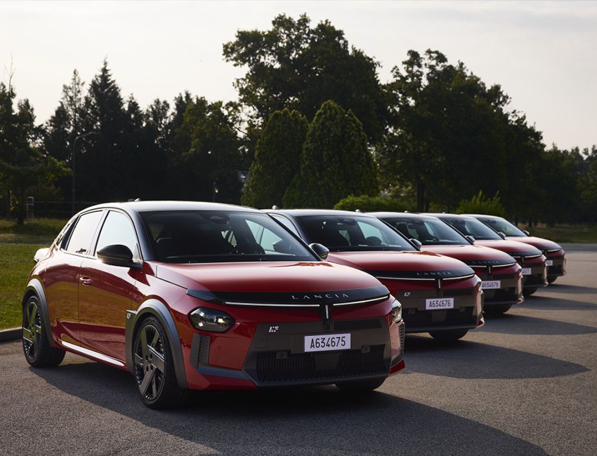 Amplitude-Auto-Lancia-Ypsilon-HF