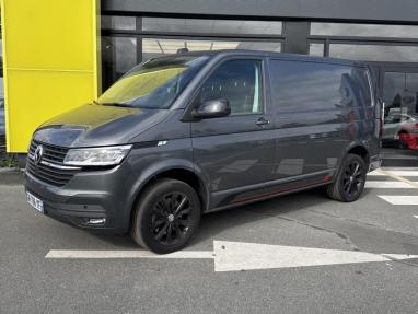 Voir le détail de l'offre de cette VOLKSWAGEN Transporter Fg 2.8T L1H1 2.0 TDI 204ch Edition DSG7 de 2023 en vente à partir de 43 999 €