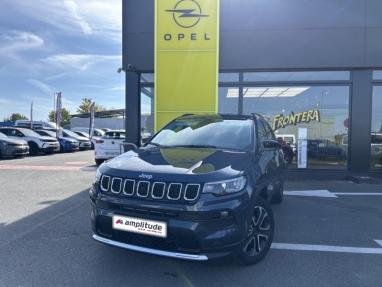 Voir le détail de l'offre de cette JEEP Compass 1.3 GSE T4 150ch Limited 4x2 BVR6 de 2022 en vente à partir de 24 989 € 